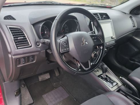Used 2025 Mitsubishi Outlander Sport SE AWD/4WD image 10