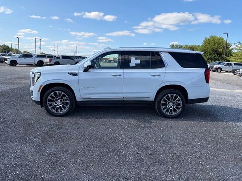 Used 2026 GMC Yukon Denali w/ Sun & Power Step Package AWD/4WD image 5