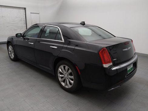 Used 2018 Chrysler 300 Limited AWD/4WD image 5