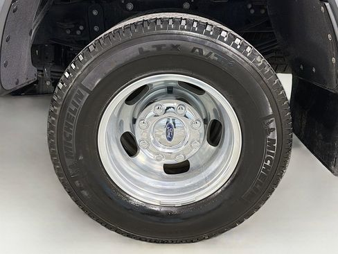 Used 2024 Ford F350 Lariat w/ Lariat Ultimate Package image 34