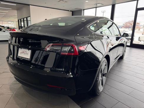 Used 2021 Tesla Model 3 Standard Range Plus image 5