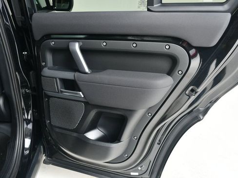 Used 2023 Land Rover Defender 110 X-Dynamic SE image 25