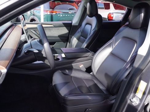 Used 2023 Tesla Model Y Long Range image 13