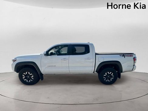 Used 2023 Toyota Tacoma TRD Off-Road w/ Technology Package AWD/4WD image 6
