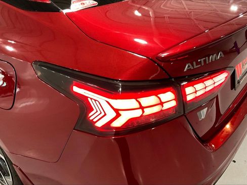 Used 2023 Nissan Altima 2.5 SR FWD image 23