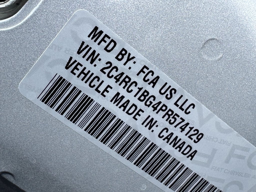 Used 2023 Chrysler Pacifica Touring-L FWD image 34