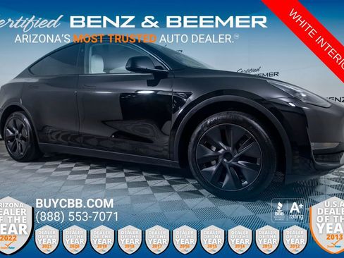 Used 2025 Tesla Model Y Long Range image 1