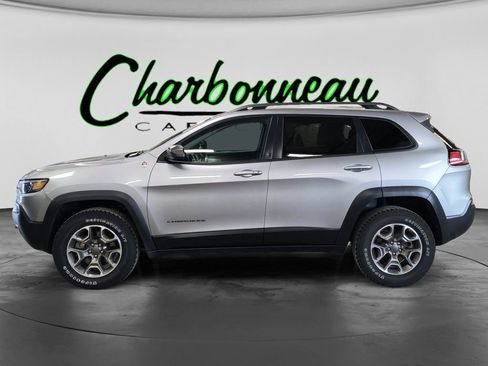 Used 2020 Jeep Cherokee Trailhawk AWD/4WD image 2