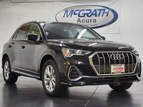 Used 2023 Audi Q3 2.0T Premium Plus w/ Premium Plus Package AWD/4WD image 2