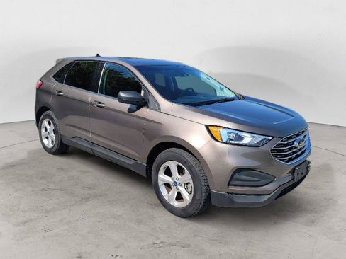 Used 2019 Ford Edge SE FWD image 3