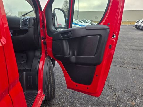 New 2025 RAM ProMaster 1500 w/ Convenience Group image 4