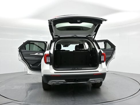 Used 2025 Ford Explorer Active RWD image 33