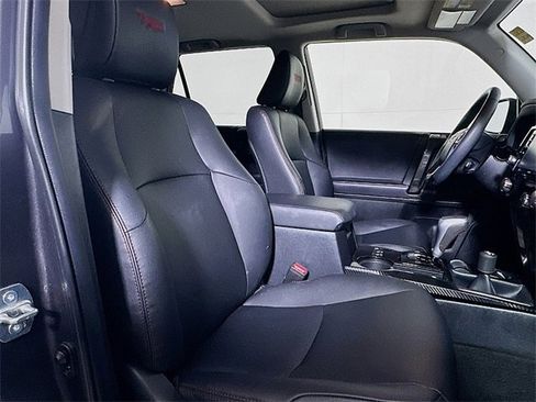 Used 2022 Toyota 4Runner TRD Off-Road Premium image 28