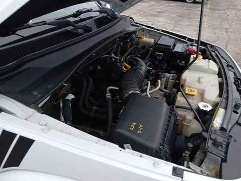 Used 2011 Dodge Nitro SXT image 17