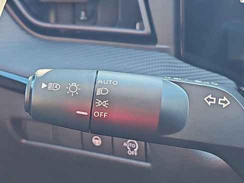 New 2026 Nissan Kicks SR image 29