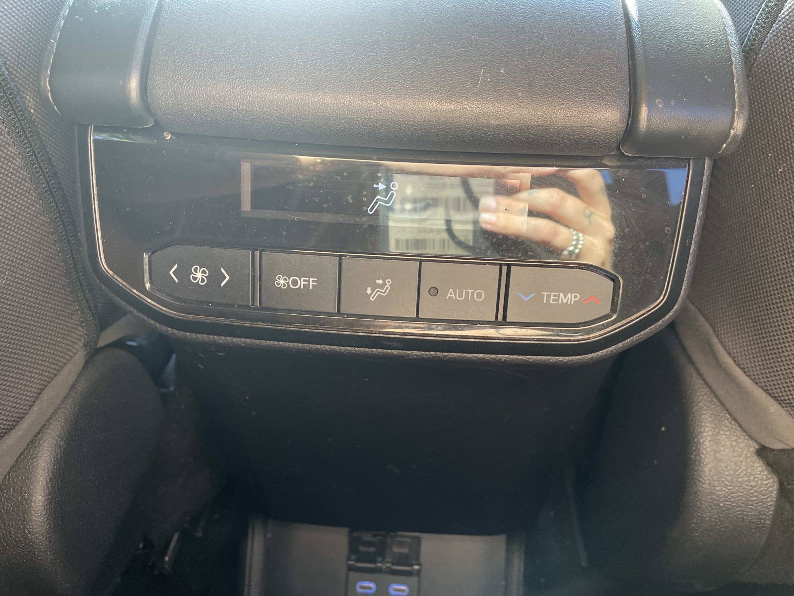 Used 2022 Toyota Highlander LE FWD image 13