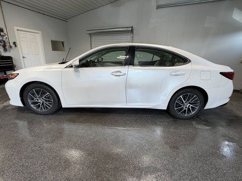 Used 2017 Lexus ES 350 w/ Premium Package FWD image 3