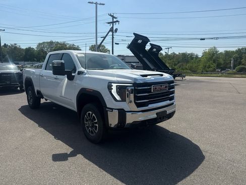 New 2026 GMC Sierra 2500 SLT AWD/4WD image 7
