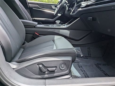 Used 2025 Audi A6 Premium Plus image 3