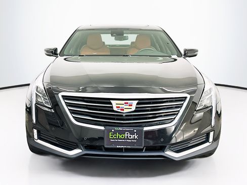 Used 2018 Cadillac CT6 Luxury image 2