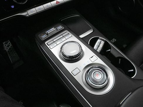 Used 2023 Genesis GV70 2.5T w/ Sport Prestige Package AWD/4WD image 27