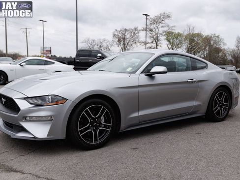 Used 2020 Ford Mustang Premium image 2