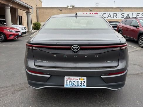Used 2024 Toyota Crown Limited image 7