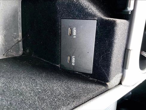 Used 2021 Porsche Cayenne Coupe image 26