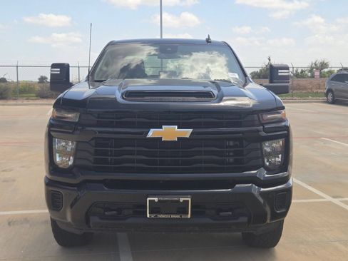 Used 2025 Chevrolet Silverado 2500 Custom w/ Custom Value Package AWD/4WD image 8