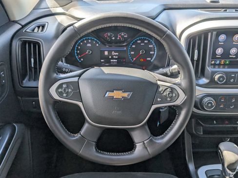 Used 2022 Chevrolet Colorado LT w/ Chrome Appearance Package RWD image 16