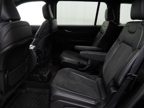 Used 2024 Jeep Grand Cherokee L Altitude AWD/4WD image 18