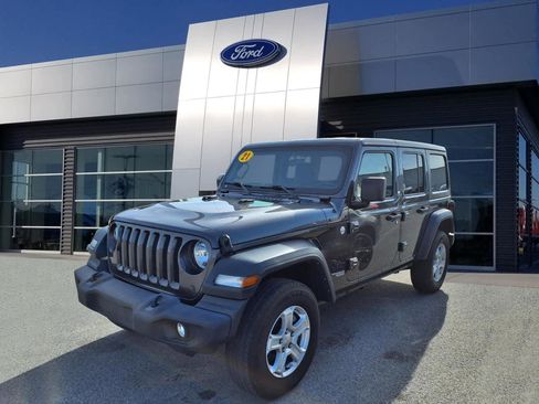 Used 2021 Jeep Wrangler Unlimited Sport image 4