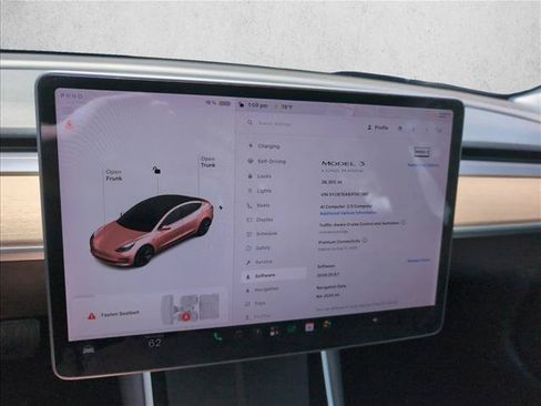 Used 2018 Tesla Model 3 Long Range RWD image 15