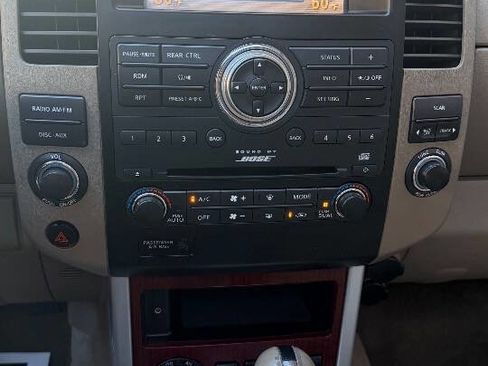 Used 2008 Nissan Pathfinder LE AWD/4WD image 15