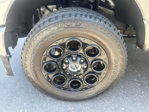 Used 2025 Ford F350 XLT w/ Black Appearance Package AWD/4WD image 12