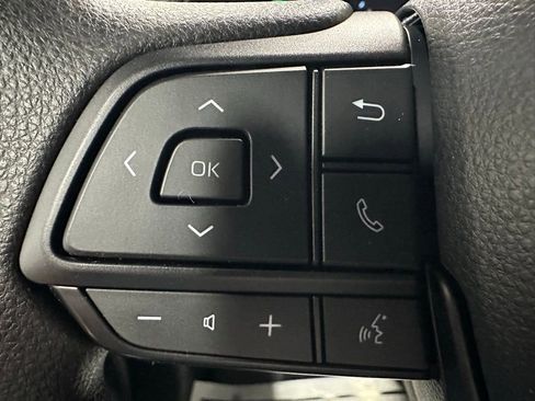 Used 2025 Toyota Sienna LE image 19