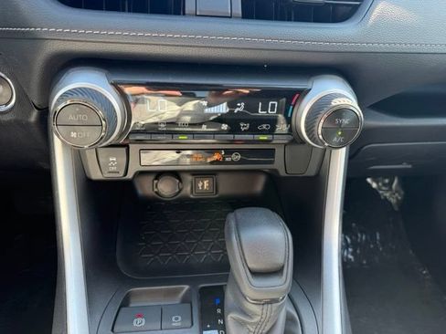 Used 2025 Toyota RAV4 XLE AWD/4WD image 26