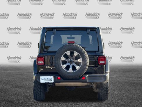 Used 2018 Jeep Wrangler Unlimited Sahara image 6