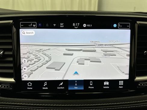 Used 2024 Chrysler Pacifica Limited FWD image 18