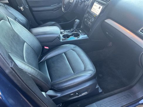 Used 2017 Ford Explorer XLT w/ Equipment Group 202A image 21