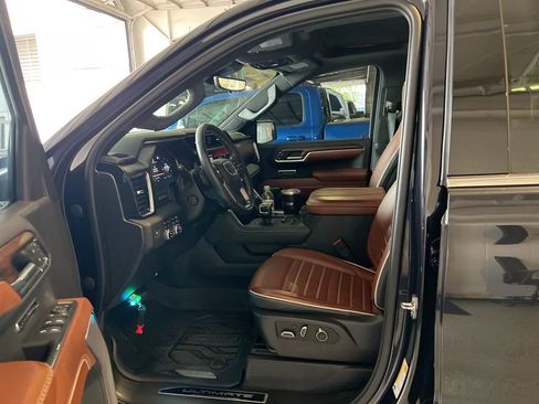 Used 2023 GMC Sierra 1500 Denali Ultimate image 5