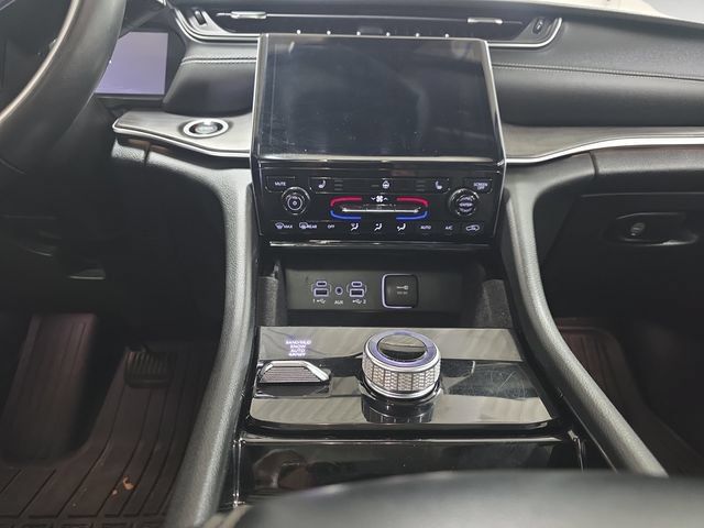 Used 2022 Jeep Grand Cherokee L Limited AWD/4WD image 11