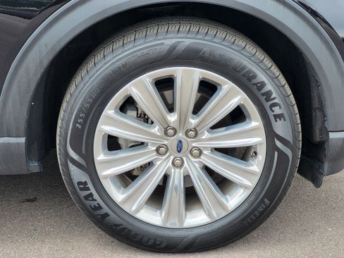 Used 2022 Ford Explorer Limited w/ Equipment Group 301A AWD/4WD image 8