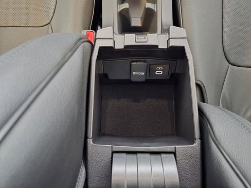 Used 2025 Toyota Corolla Cross LE FWD image 54