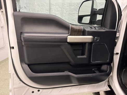 Used 2020 Ford F350 Lariat w/ Lariat Ultimate Package image 15