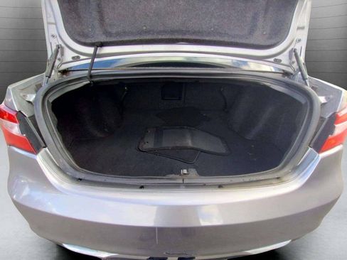 Used 2014 Chrysler 200 Touring FWD image 10