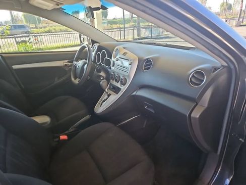 Used 2011 Toyota Matrix image 9