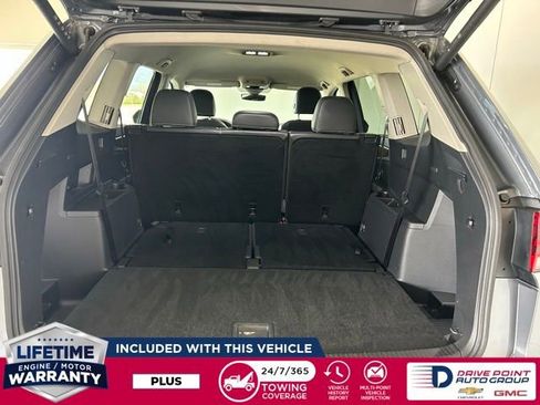 Used 2025 Volkswagen Atlas SE AWD/4WD image 12