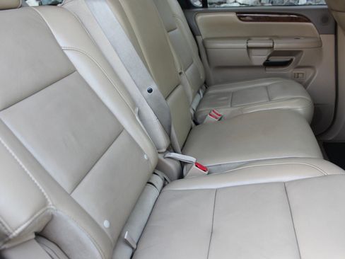 Used 2014 Nissan Armada Platinum image 16