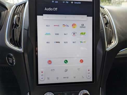 Used 2024 Ford Edge Titanium image 21